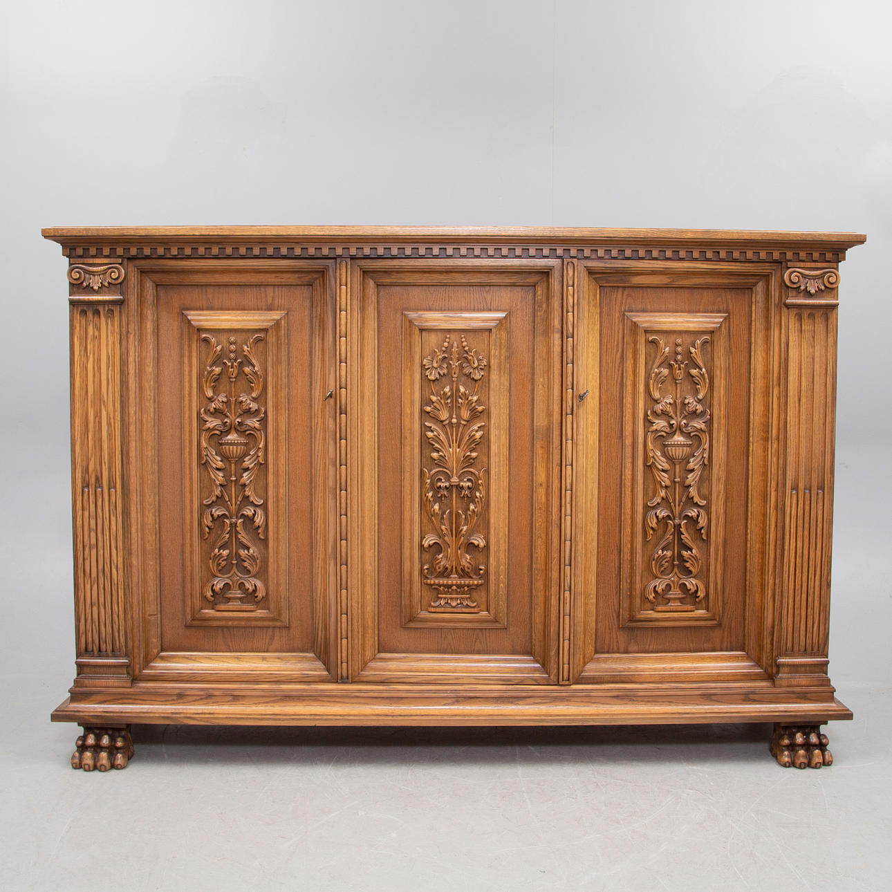 PRAKTSKÅP, 1900-tal.