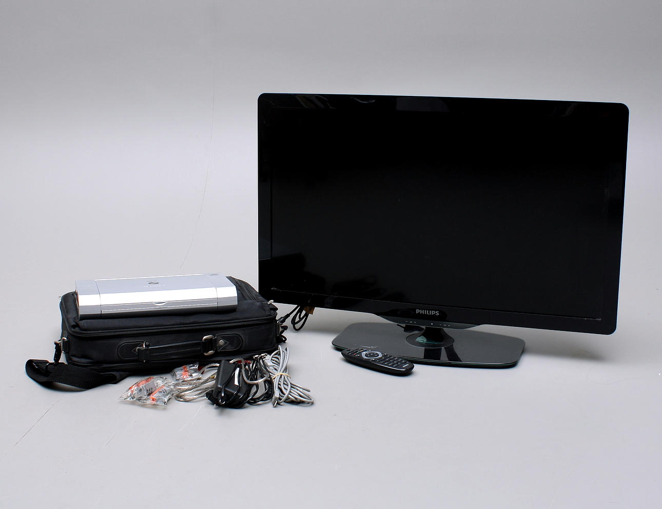 FLAT TV Philips, 32 pulgadas + IMPRESORA, Canon Pixma.