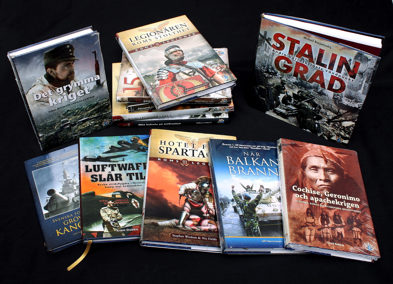BÖCKER, 12 st, krigslitteratur om fältslag och krig.