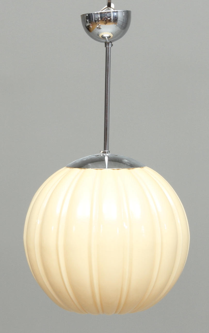 TAKLAMPA, klotform, 1940-tal.