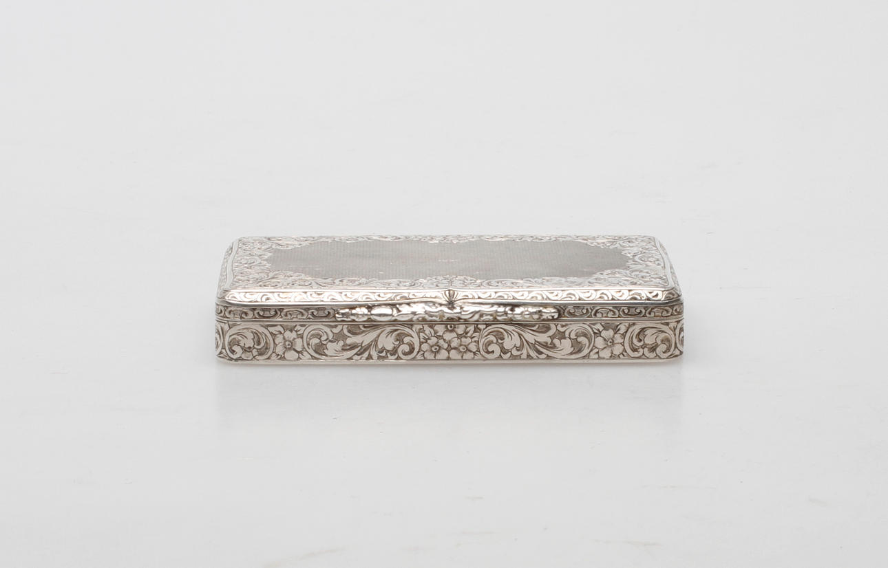 DOSA, sterling silver, 1900-tal, vikt ca 110 gram.