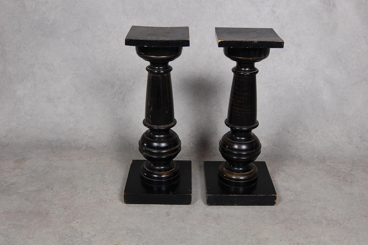 PIEDESTALER, 1 par, 1900-talets början.