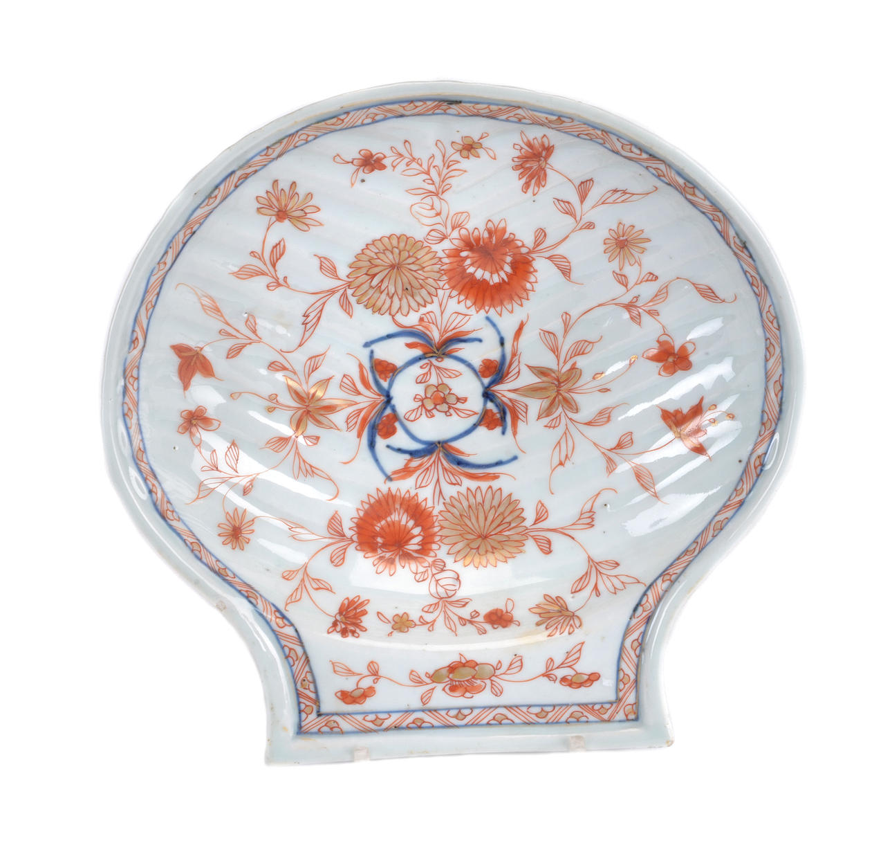 A CHINESE SHELL-SHAPED DISH, KANGXI.