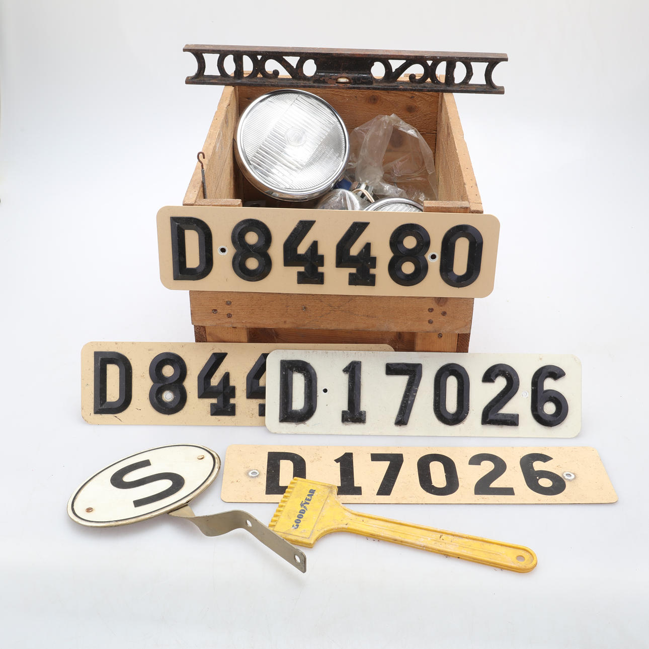 SAMLARSAKER,bil,skyltar,samt tillbehör.