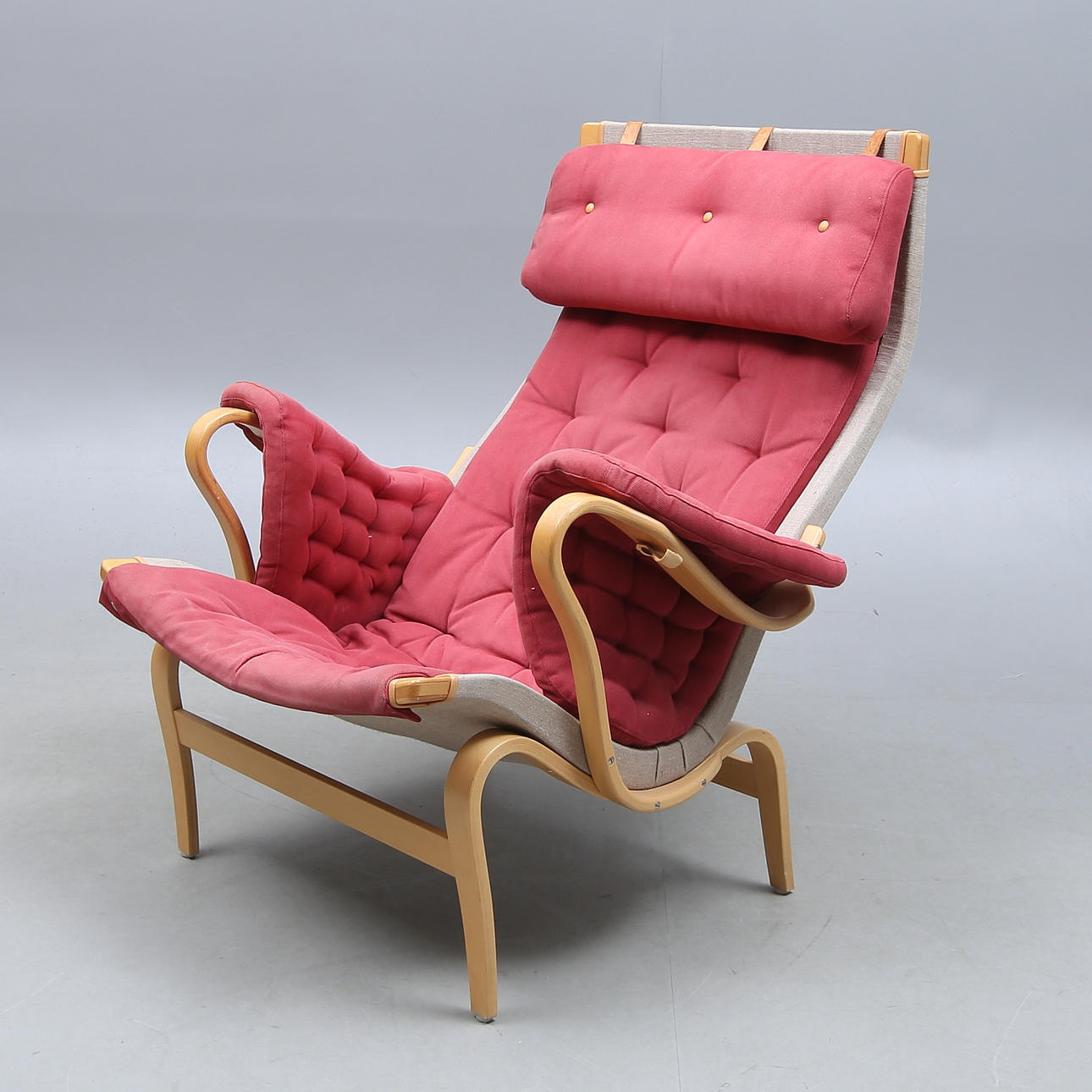 BRUNO MATHSSON, fåtölj, "Pernilla", Dux.