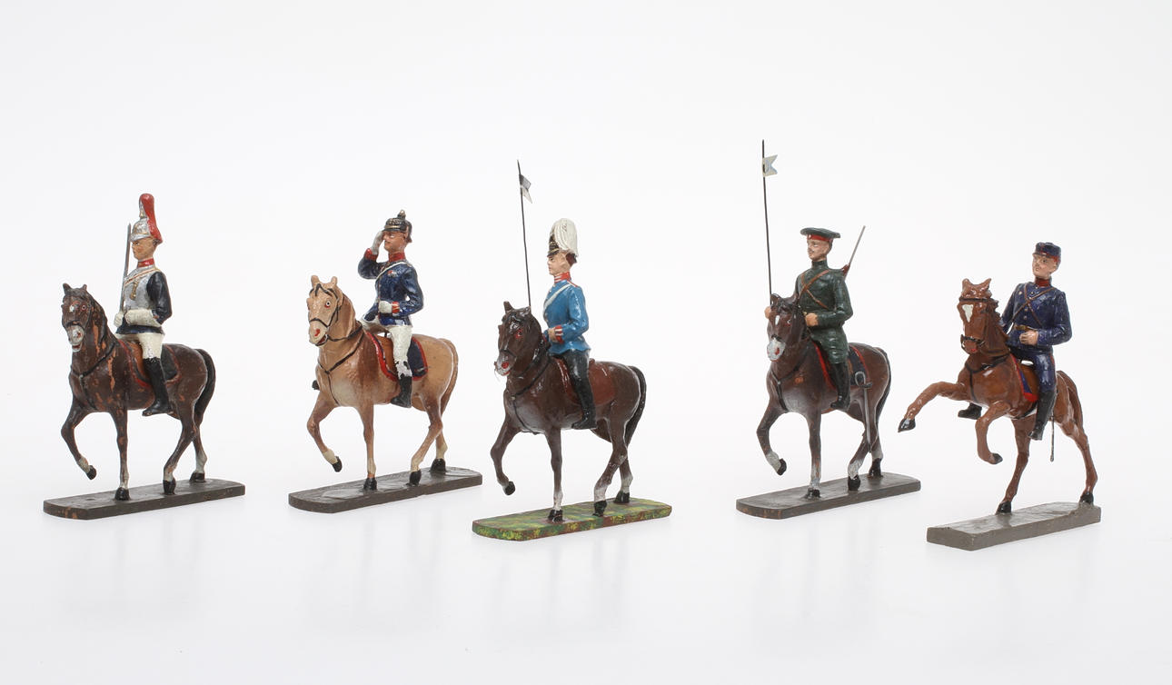 HAUSSER / ELASTOLIN , 5 ryttare till häst. Royal Horse Guard med flera.