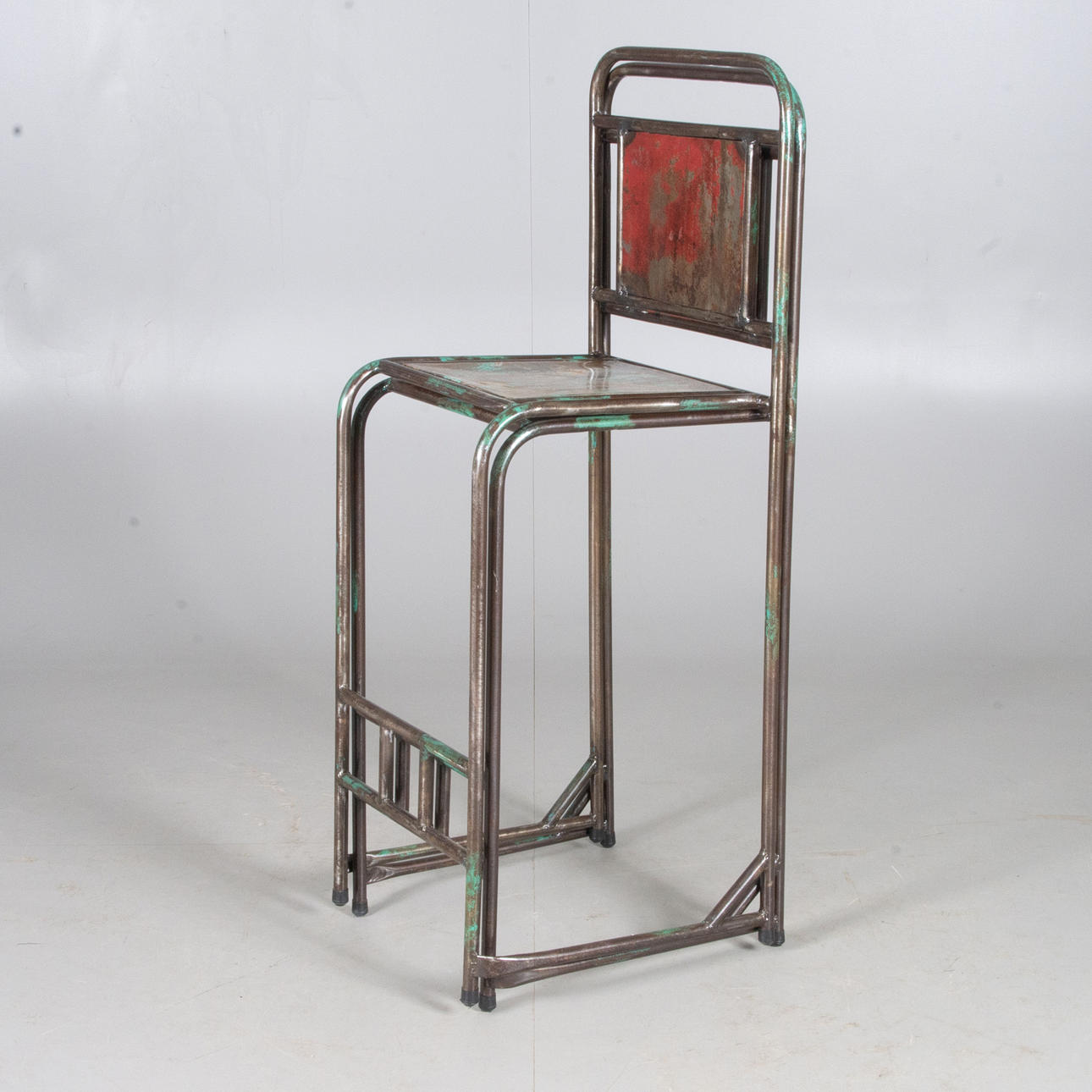 BARSTOLAR, 1 par, målad plåt/smide.