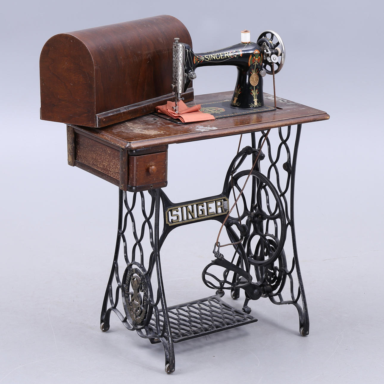 TRAMP SEWING MACHINE, Singer, 19th/20th century.