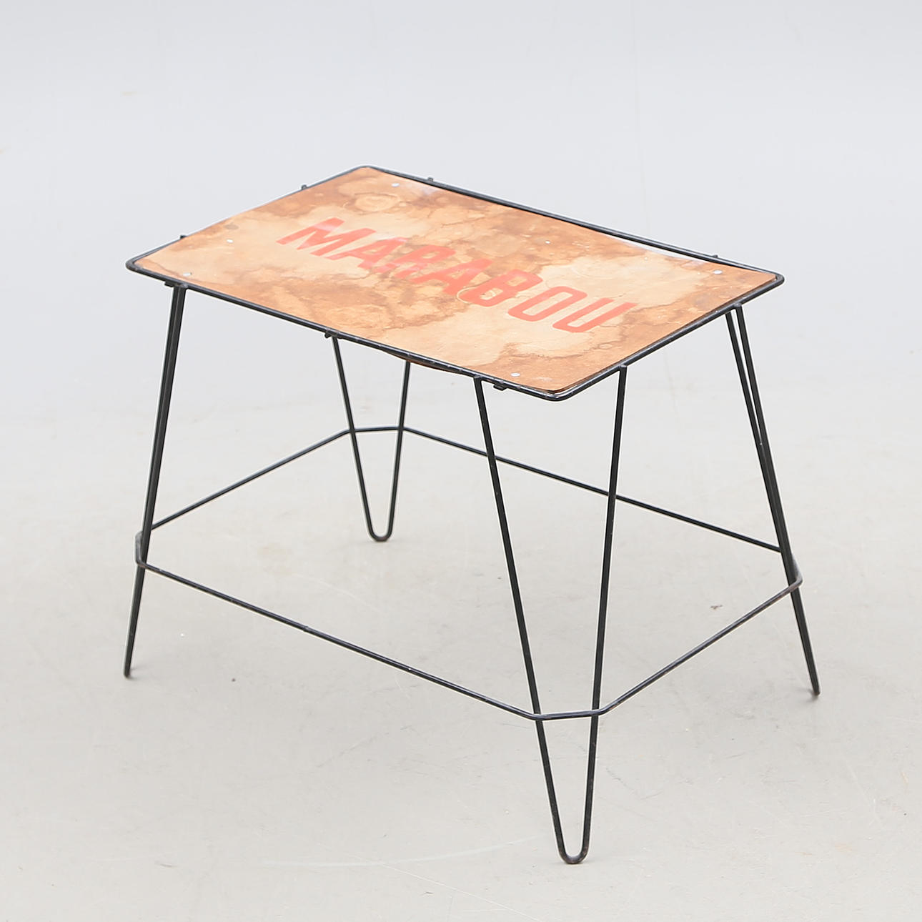 BORD, text "MARABOU" 1900-tal.