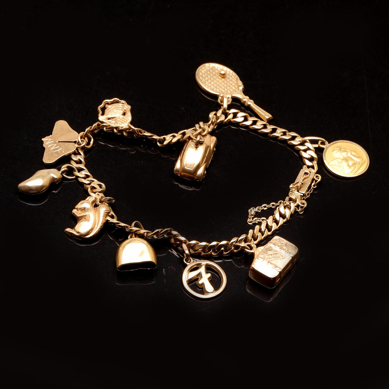 BRACELET with charms, 14/18K gold.