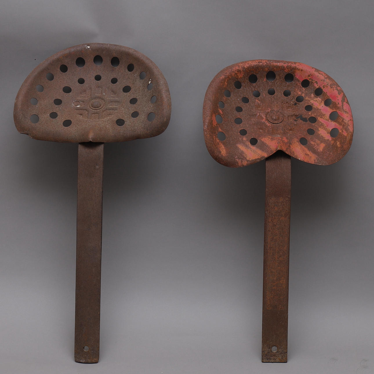 TRAKTORSITSAR, 2 st, järn.