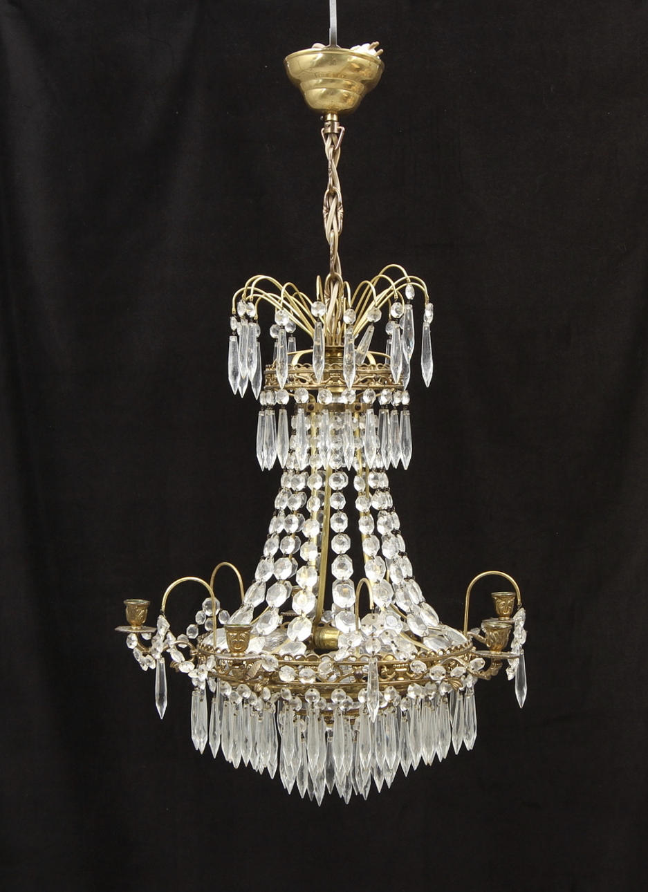 LJUSKRONA, empirestil, 1900-tal. Höjd utan kedja 58 cm.