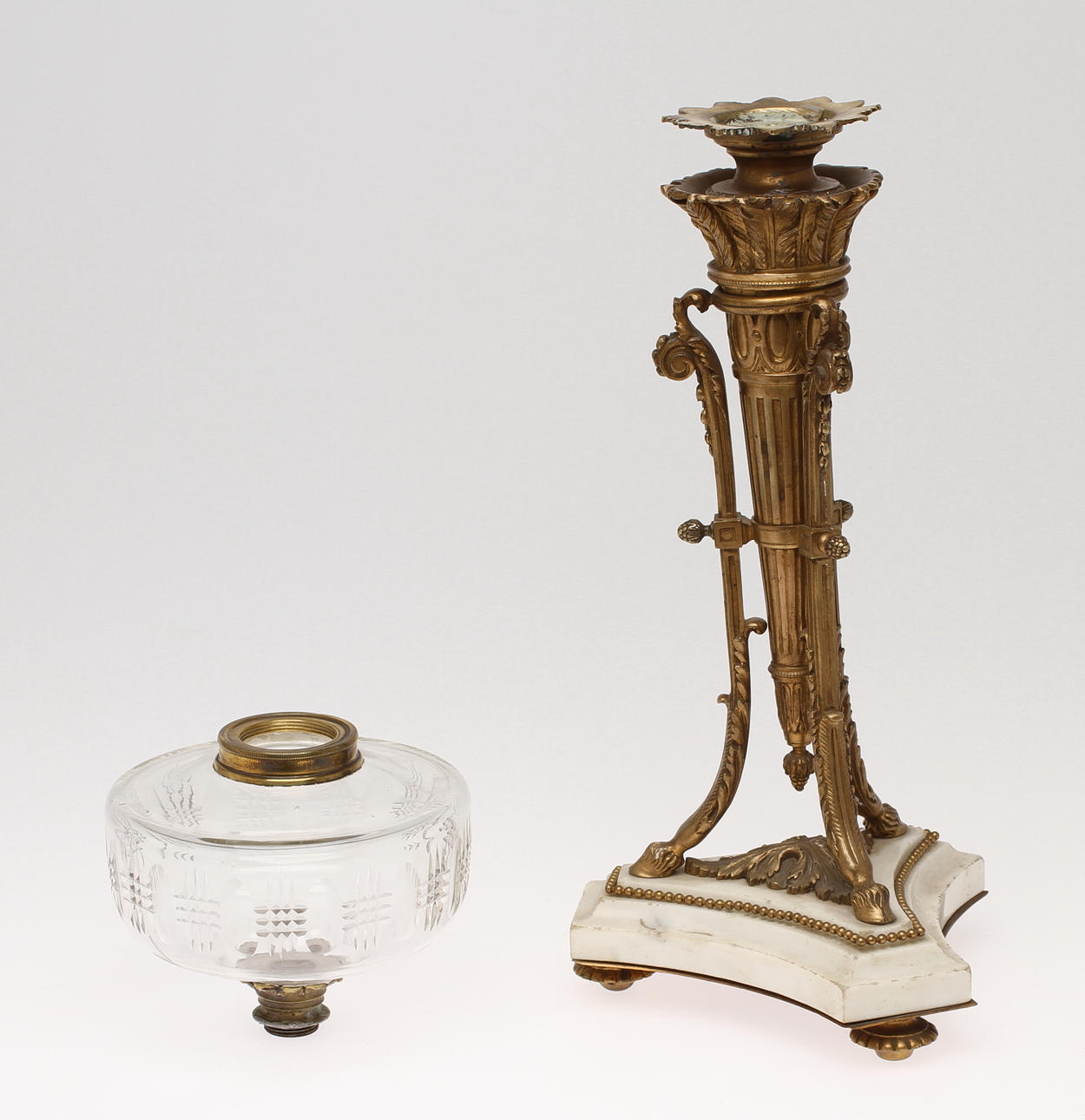 FOT till bordsfotogenlampa, metall, marmor, 1800/1900-tal.