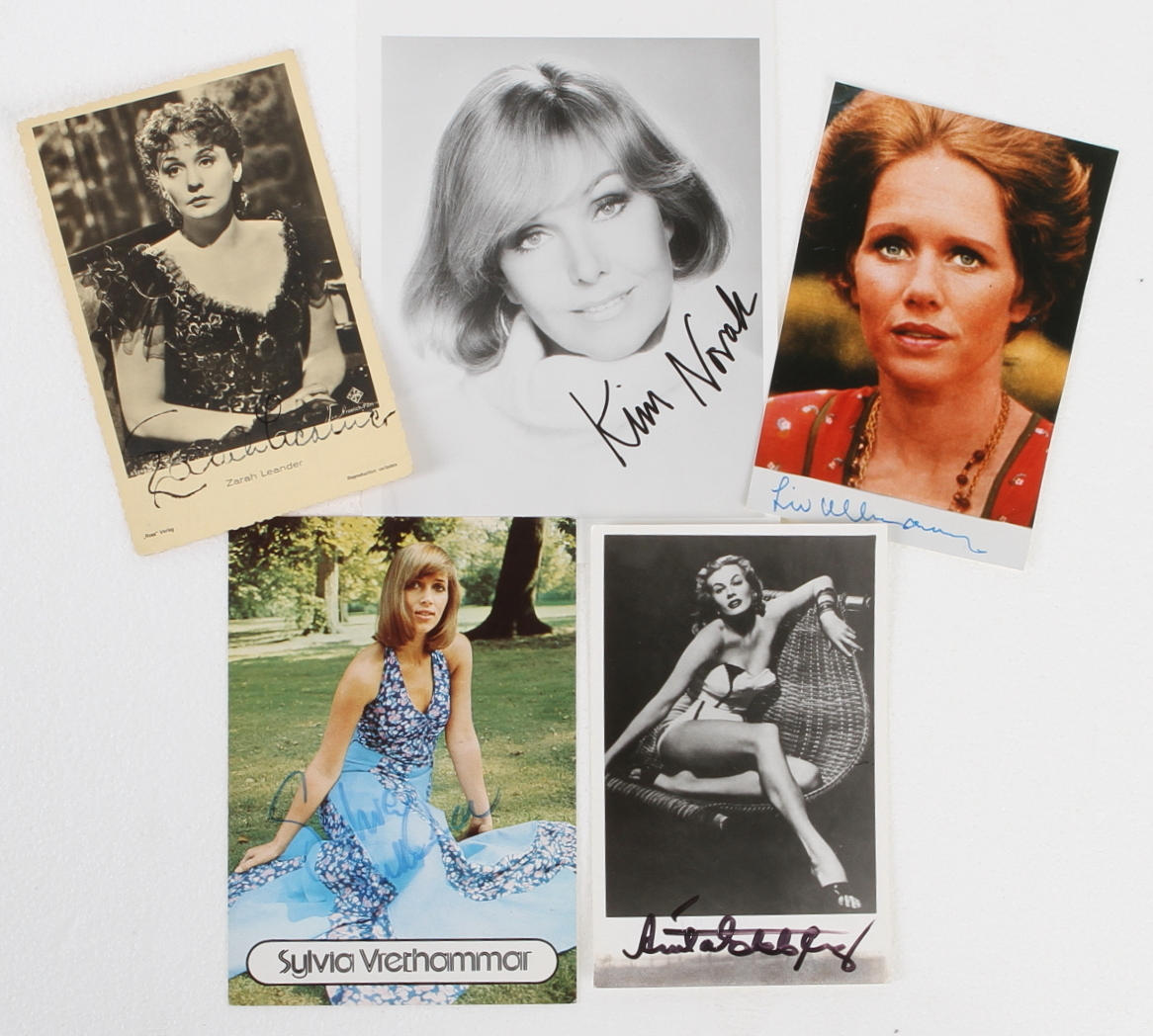 AUTOGRAFER, 6 st, Zarah Leander, Kim Novak, Liv Ullman, Anita Ekberg, Sylvia Vrethammar.
