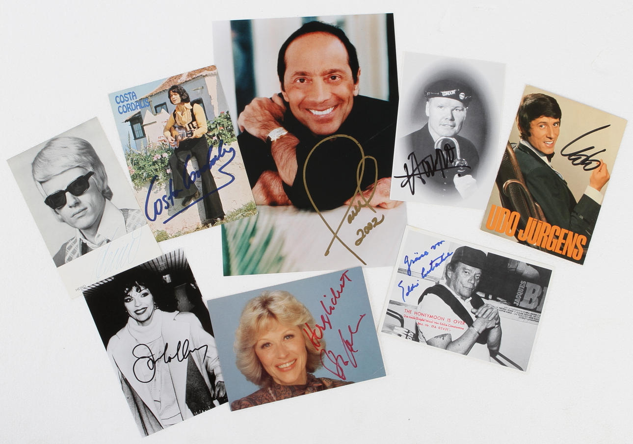 AUTOGRAFER, 8 st , Paul Anka, Liza Minelli, Heino, Udo Jürgens, Harpo, Bibi Johns, Eddie Constantine, Costa Cordalis.