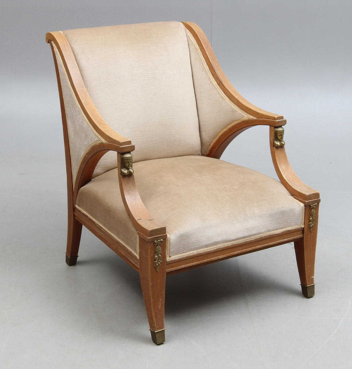 KARMFÅTÖLJ, empirstil, 1900-tal.