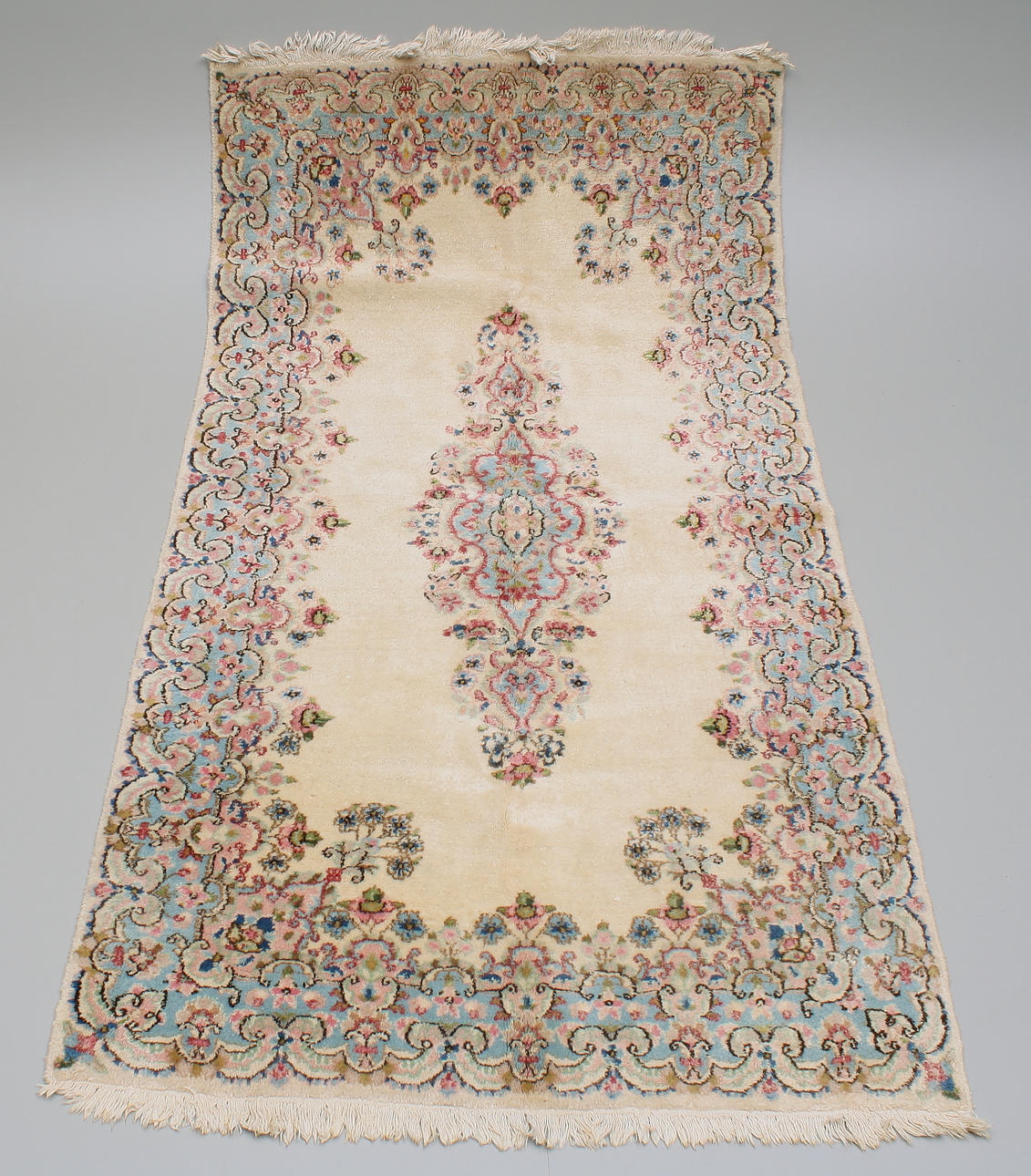 ORIENTMATTA, handknuten, Kirman, 224x121 cm.