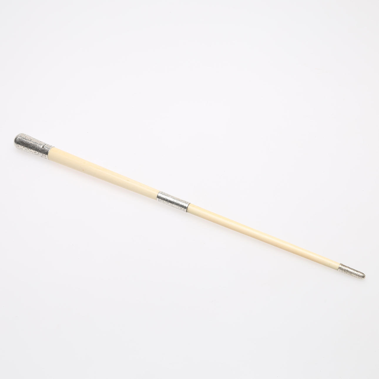 DIRIGENTSTAV, silver och elfenben, stämplad London 1903.