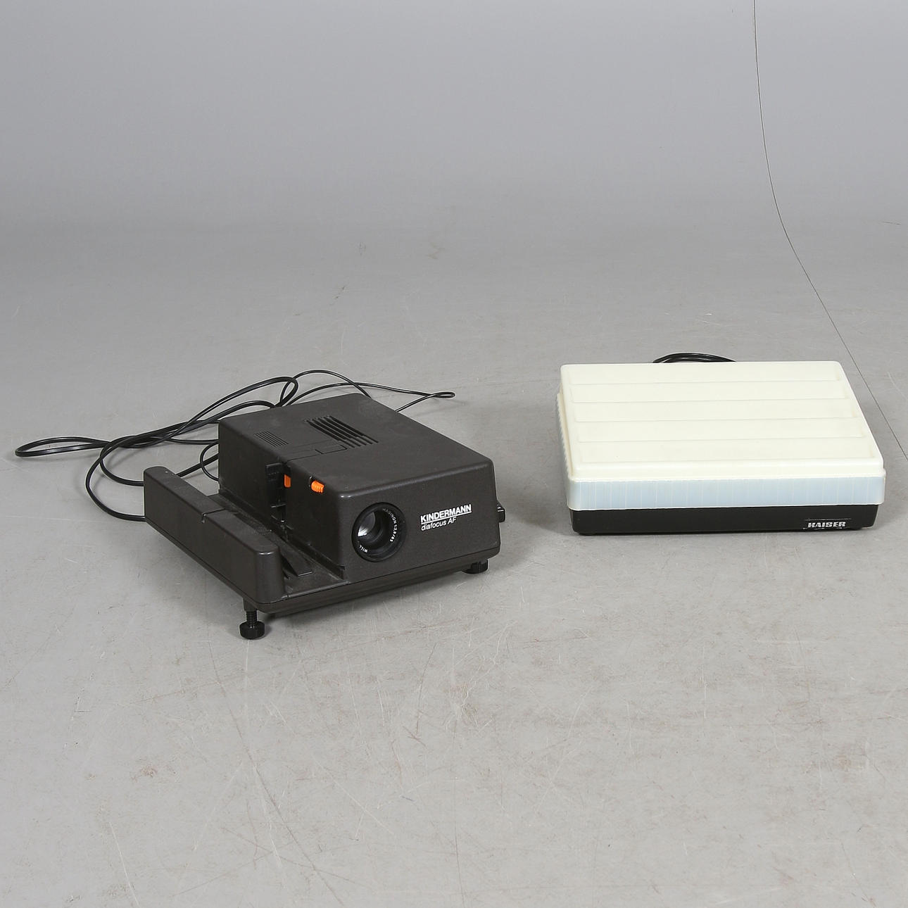 SLIDE PROJECTOR, Kinderman diafocus AF and LIGHT BOARD for slides, last ...