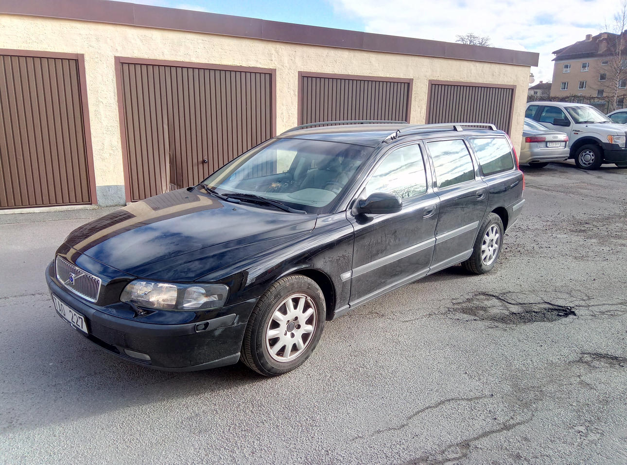 Car, Volvo V70, station wagon, 2003.