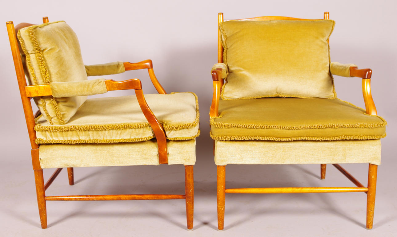 FÅTÖLJER, 1 par, mahogny med plyschklädsel.