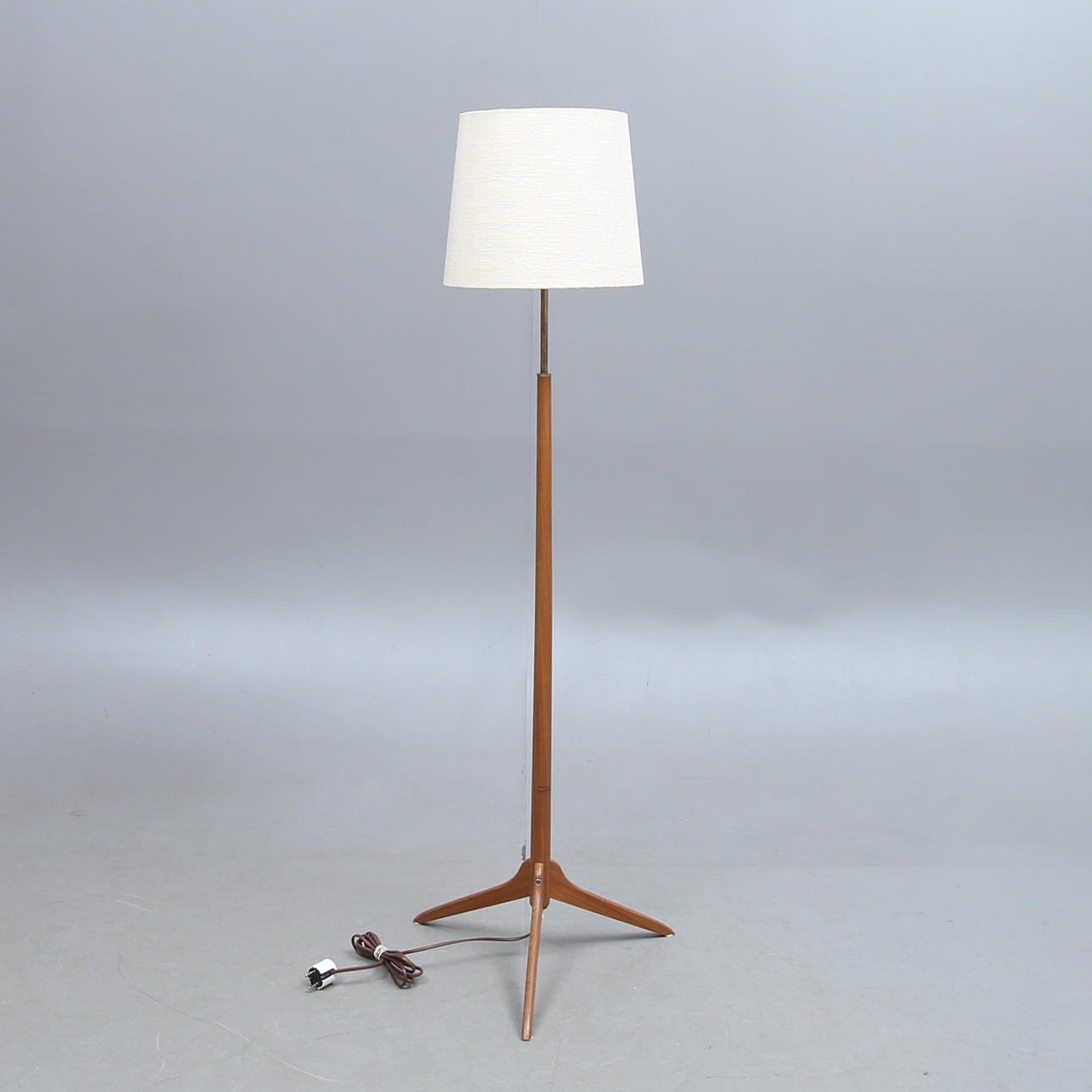 FLOOR LAMP, teak frame, EAE, 1950s/60s.