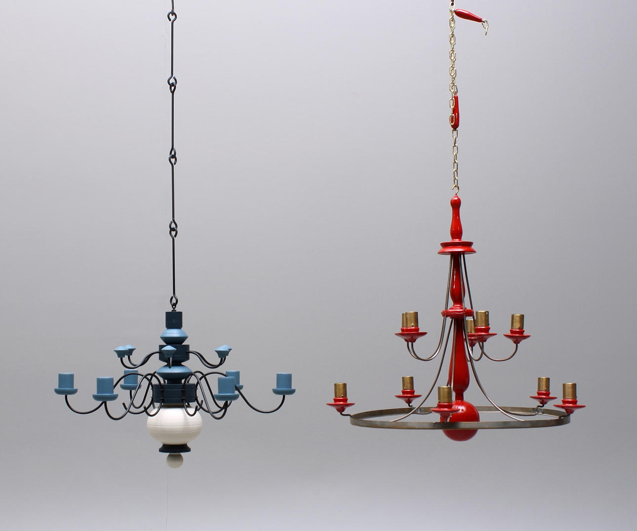 LJUSKRONOR, 2 st, trä/metall, höjd 81 och 85 cm.