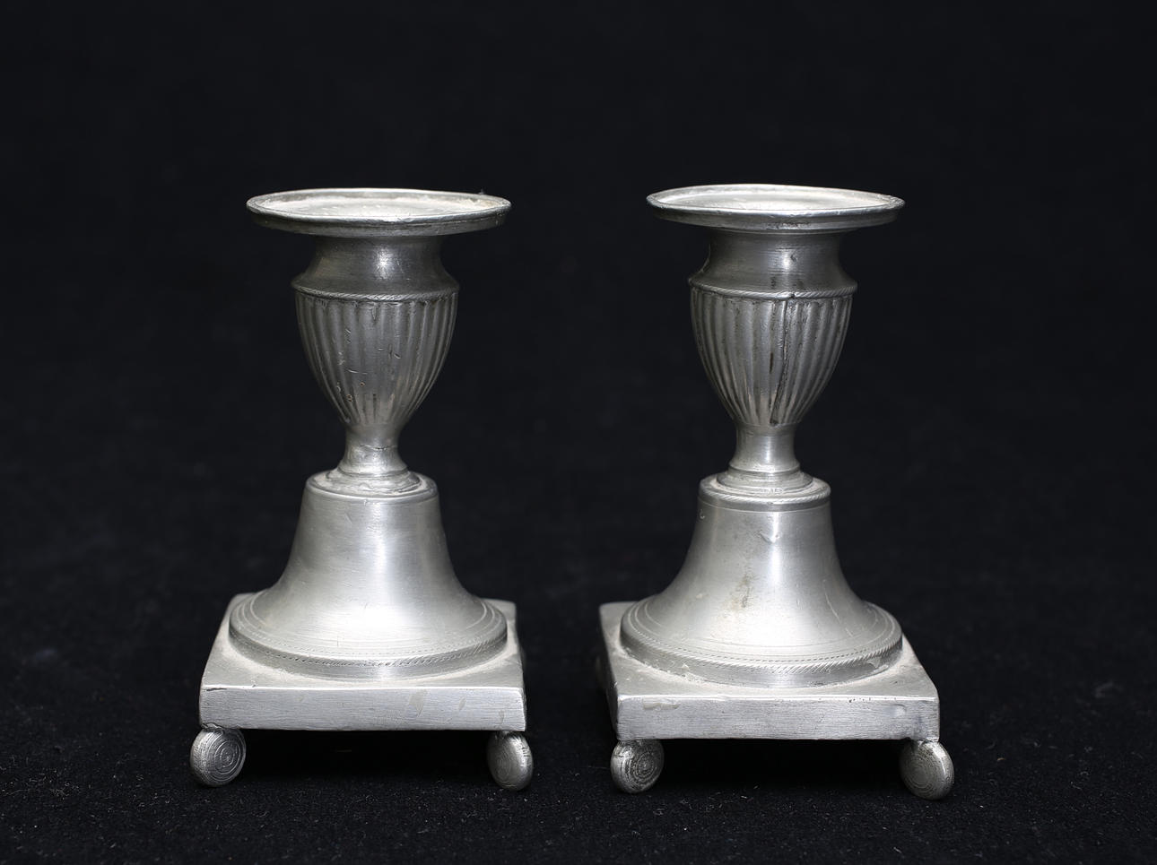 LJUSSTAKAR, 1 par Tenn, Gustaf Silow (1848-1875).