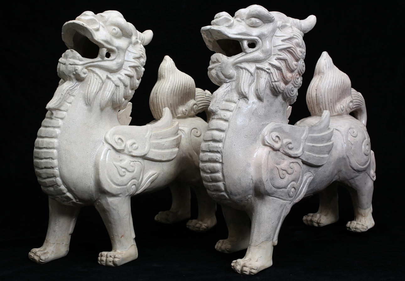 LION, China, 1 pair, around 1920-30s.