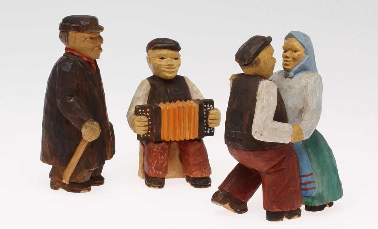 OKÄND KONSTNÄR. Träfiguriner, 3 st signerade C.P, 1900-tal.