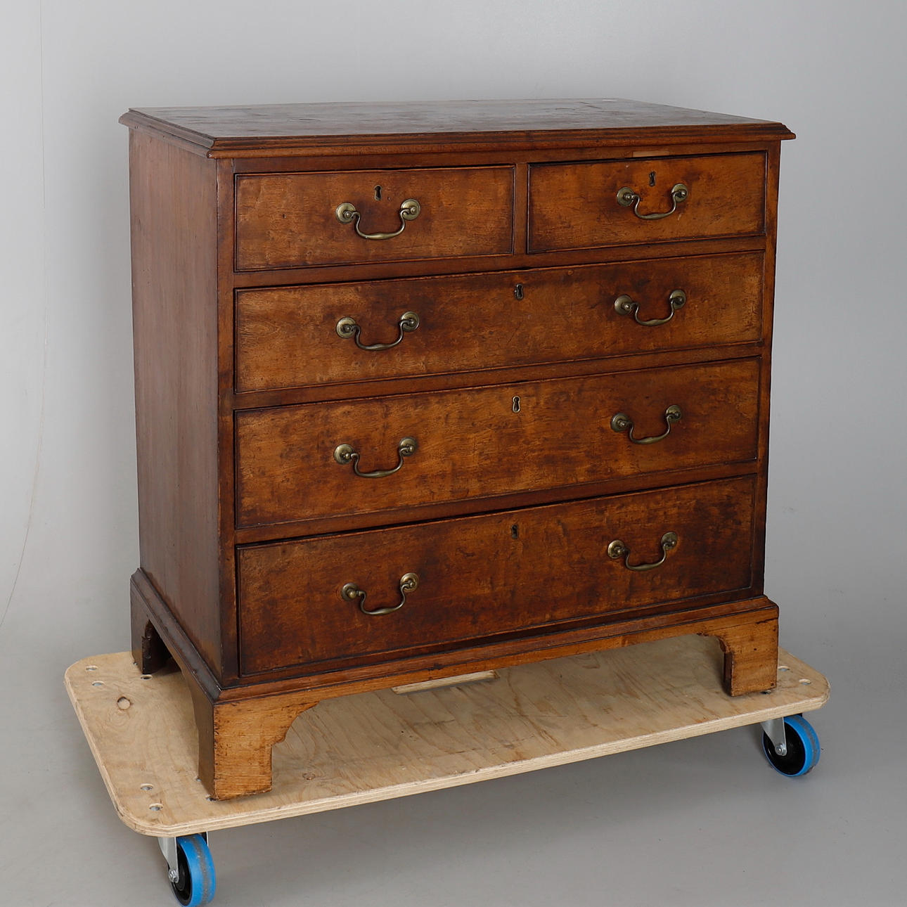 GEORGE III BYRÅ I MAHOGNY.