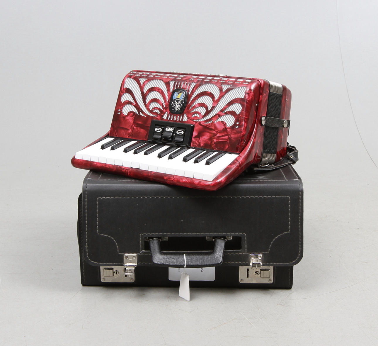 DRAGSPEL, Serinetta.