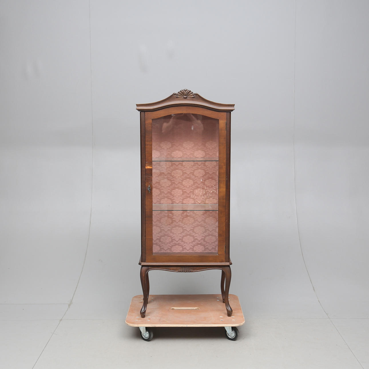 VITRINSKÅP, 1900-tal.