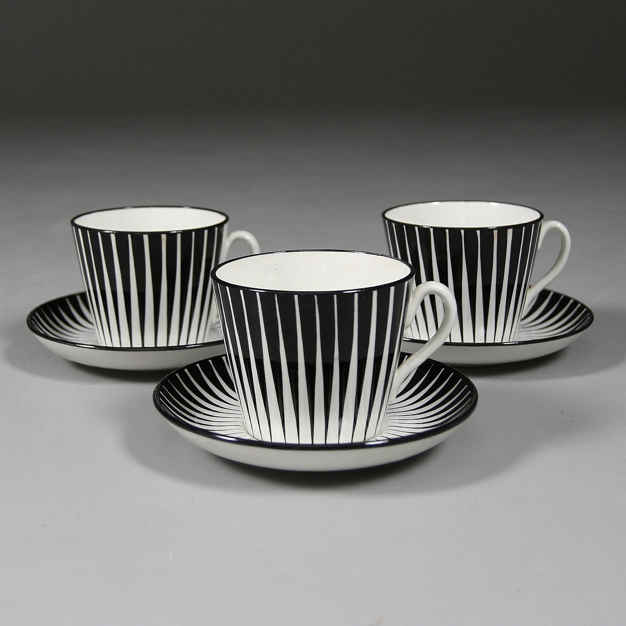 TEKOPPAR MED FAT, 3 st, Zebra, Upsala Ekeby, Gefle, Eugen Trost, 1900-talets mitt.