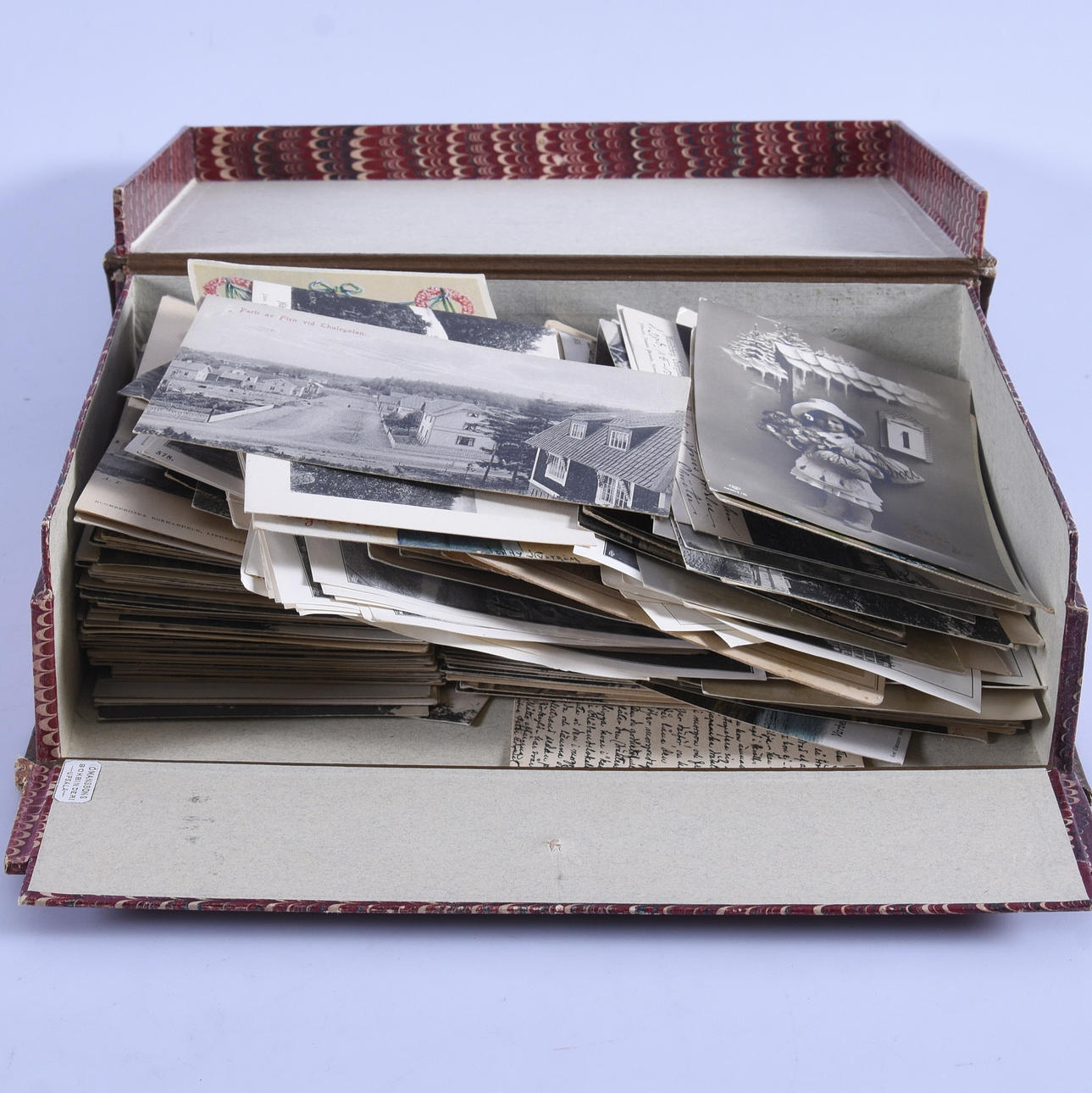 CAJA DE LIBRO CON Lote POSTALES ANTIGUAS.