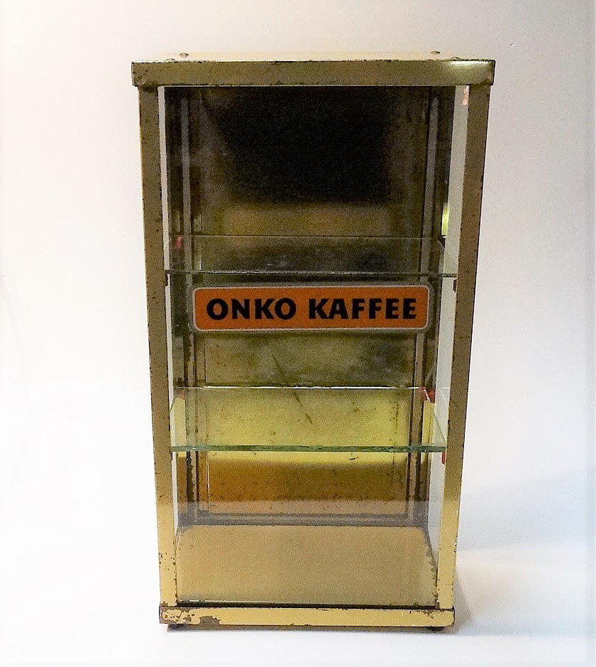 GLASVITRINE von Onko Kaffee, um 1950.