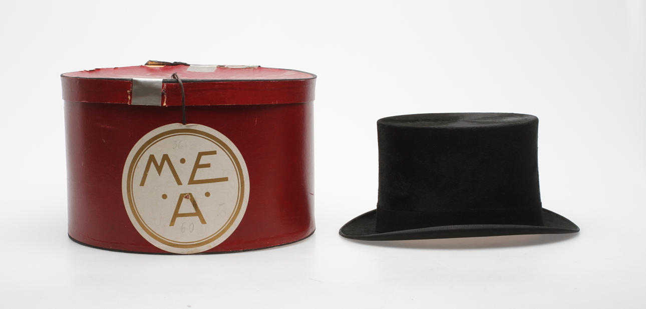 STORMHATT, i ask, Militär Ekiperings AB, Stockholm, storlek ca 59/60.