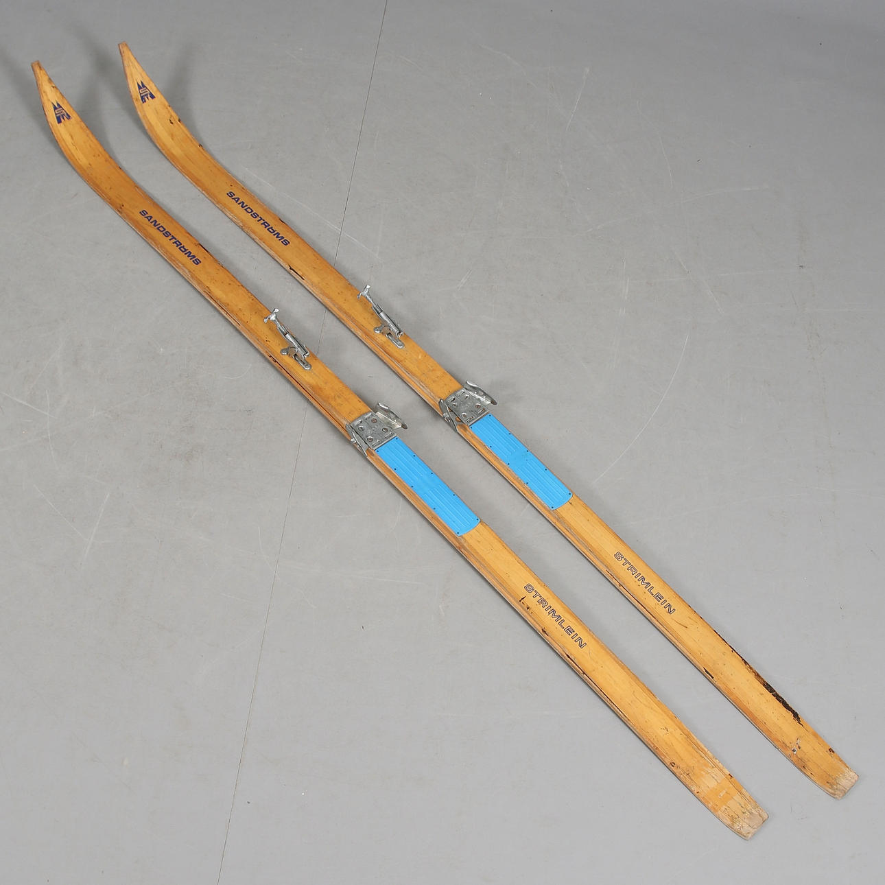 SKIDOR, trä, "Strimlein", Sandströms, 1900-talets mitt.