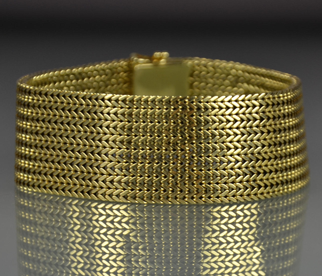 BRACELET 18K GOLD 1960S.