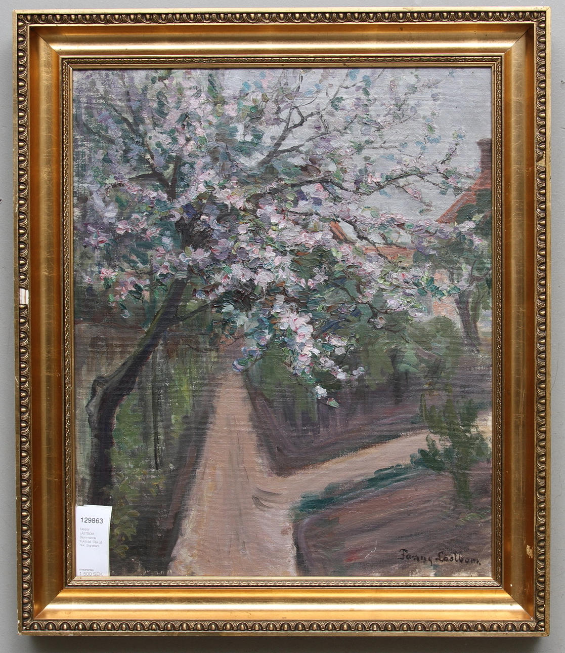 FANNY LÅSTBOM. Blommande fruktträd. Olja på duk. Signerad.