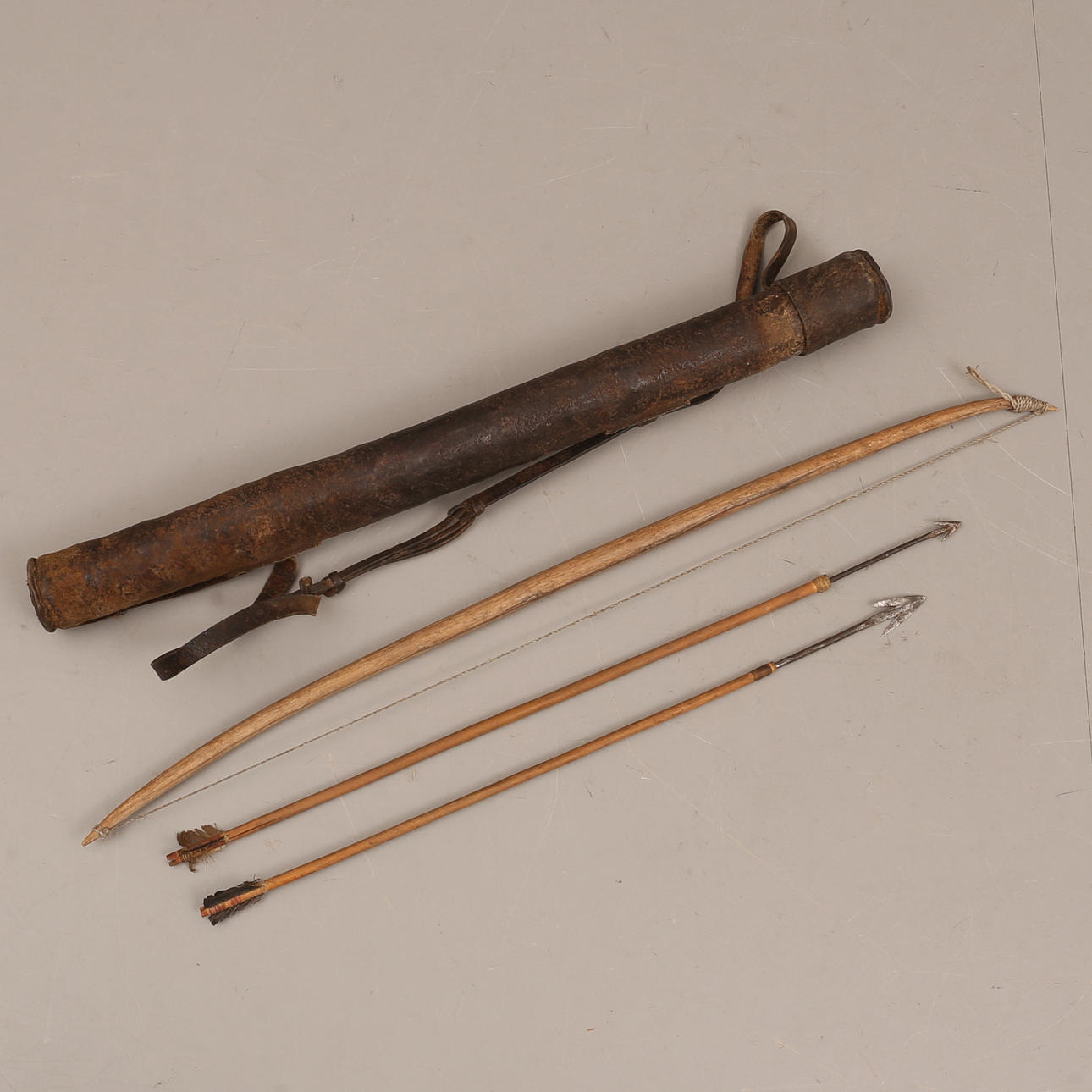 PILBÅGE. KOGER. PILAR, 2 stycken. Nairobi.