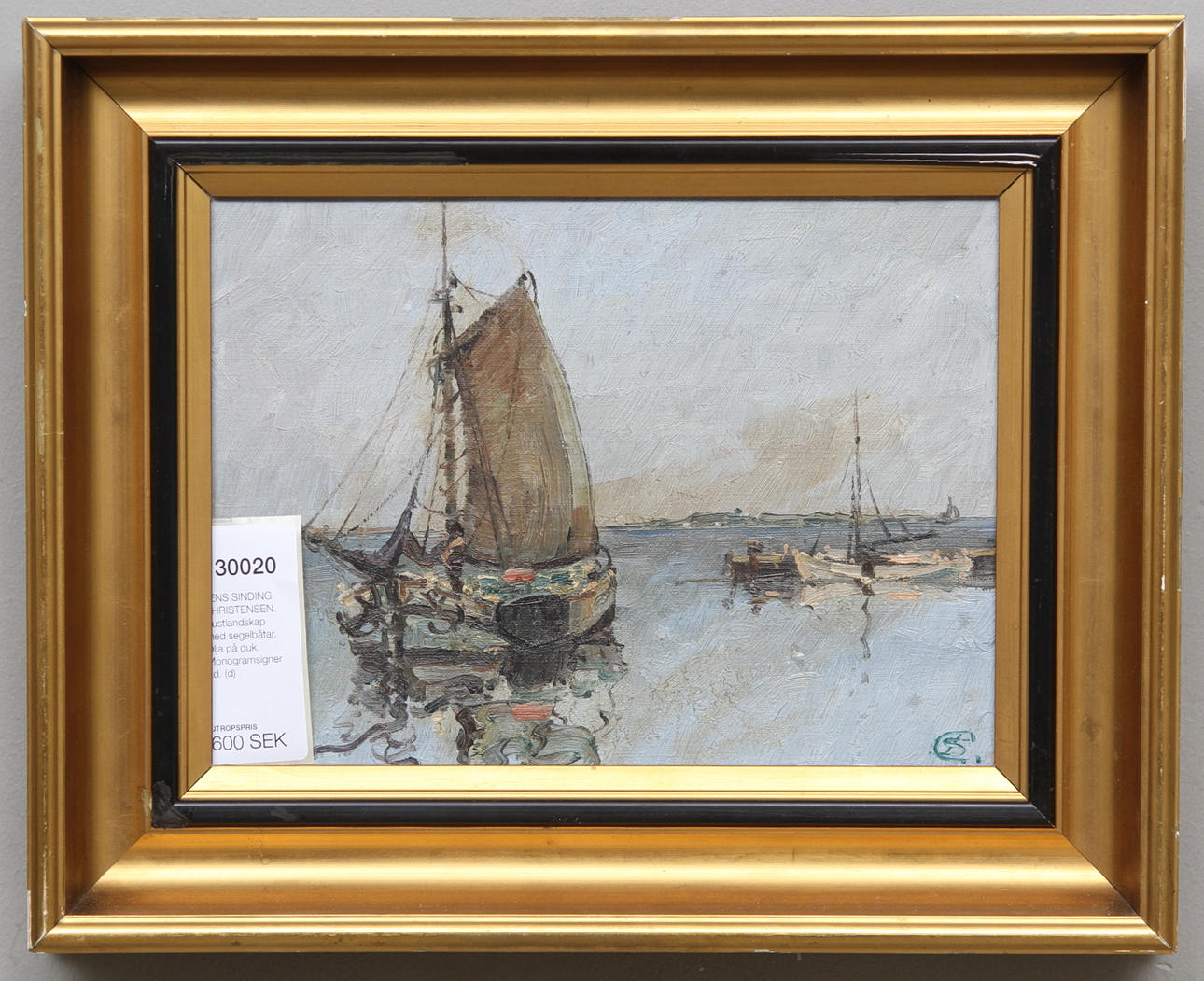 JENS SINDING CHRISTENSEN. Kustlandskap med segelbåtar. Olja på duk. Monogramsignerad.