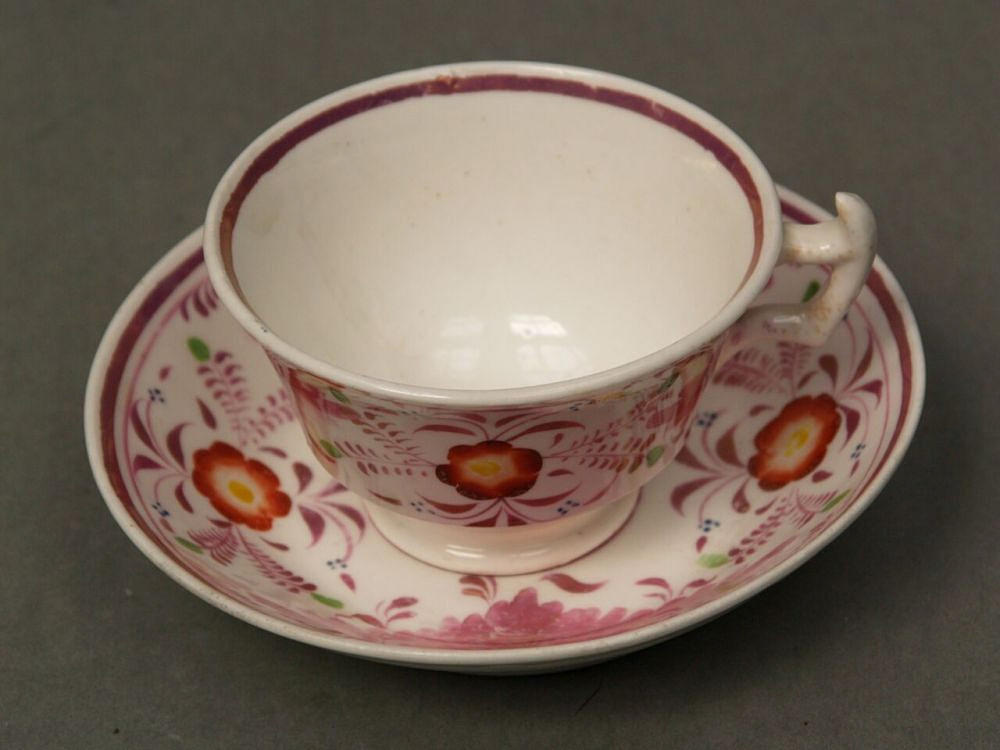 BIEDERMEIER-TASSE mit Untertasse.