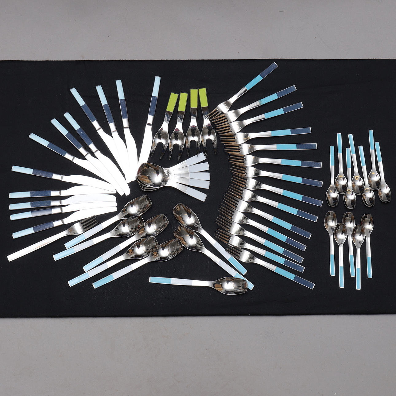 ATERINALUSTE, 56 kpl, ''Flirt Hola'', ruostumaton teräs, Hackman.