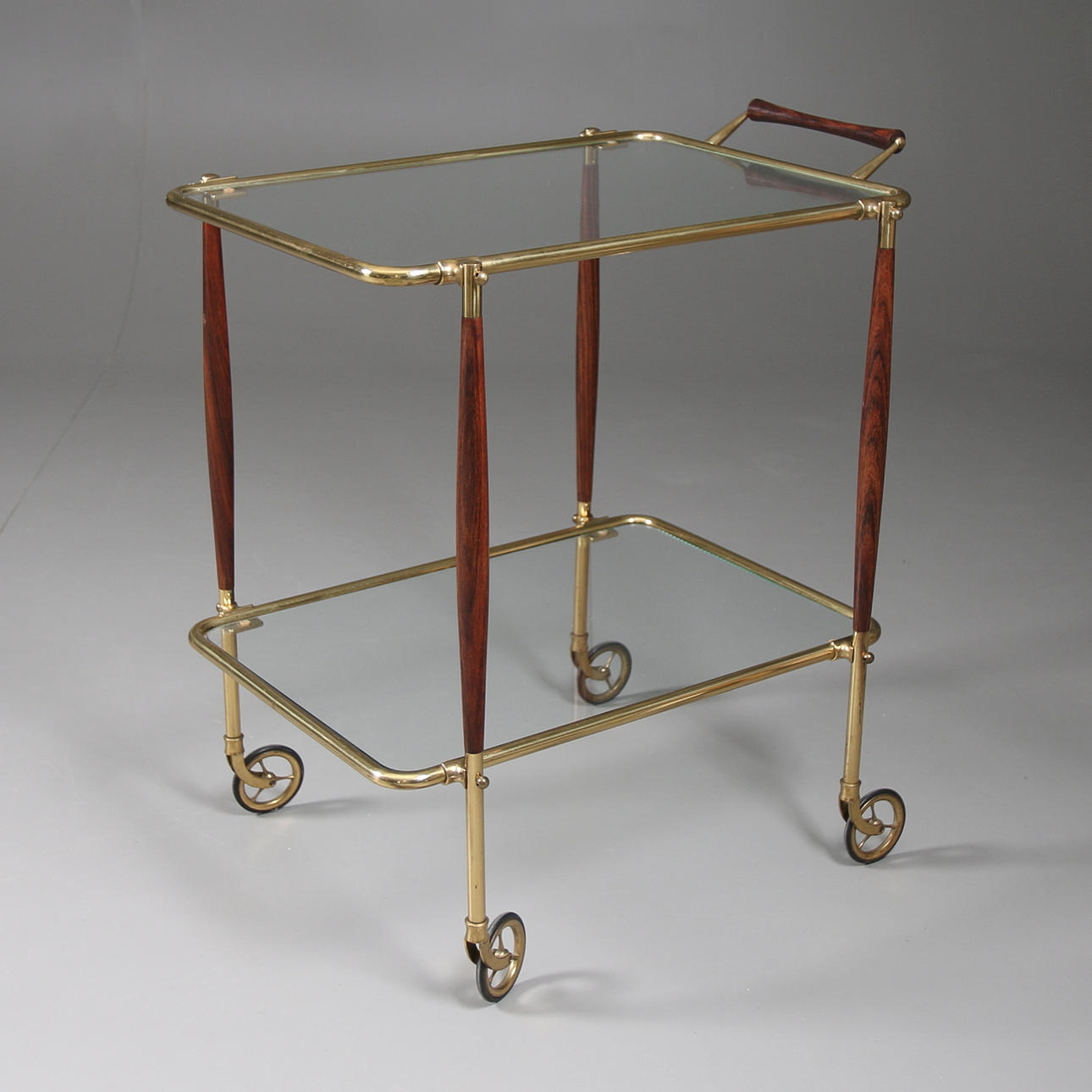 SERVERINGSVAGN, 1900-talets mitt.