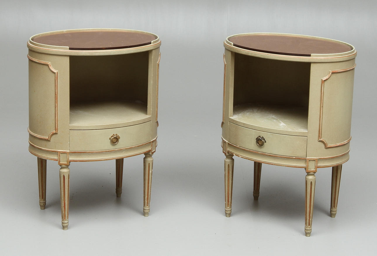 SÄNGBORD, 1 par, gustaviansk stil, 1900-tal.