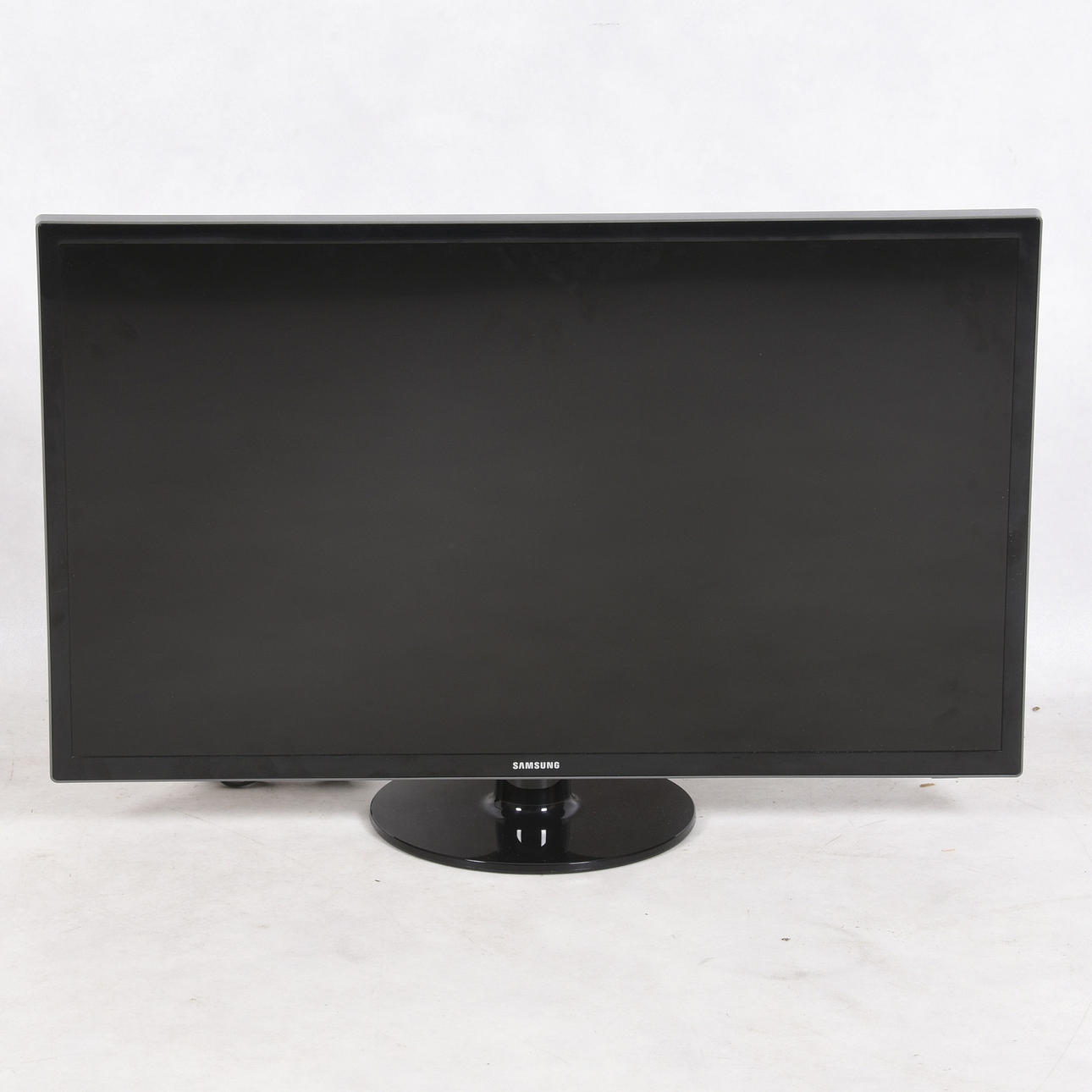 TV, Samsung, 32 tommer, modelnummer UE32F4005AW.