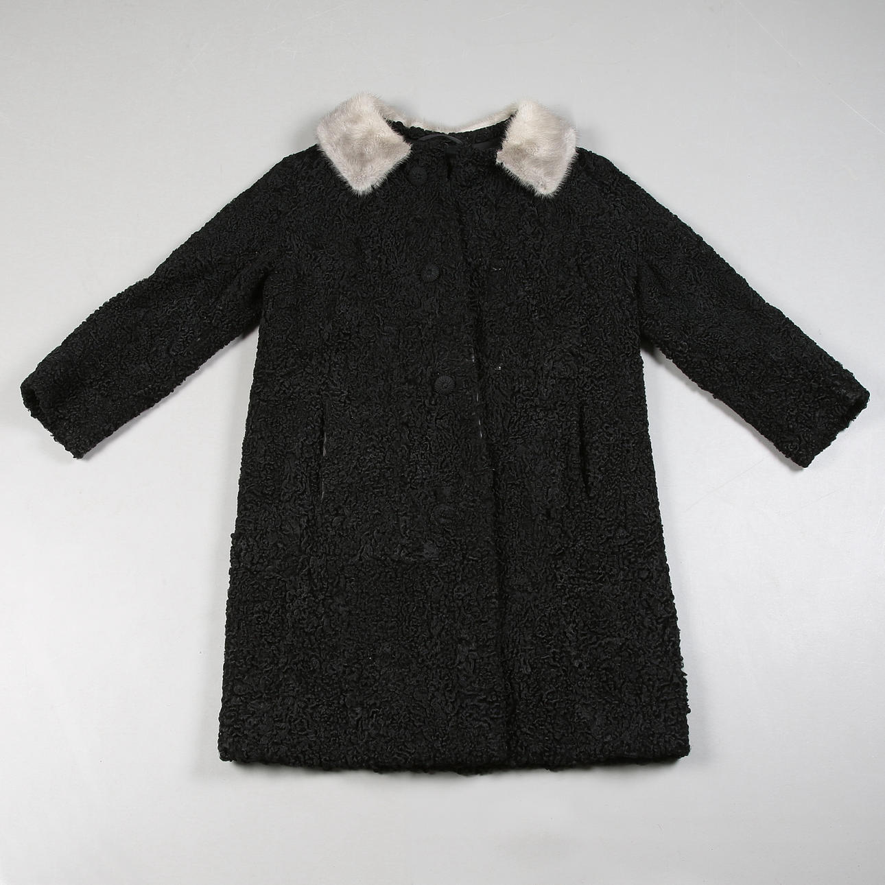 PERSIANPÄLS, med pälskrage, 1900-tal.