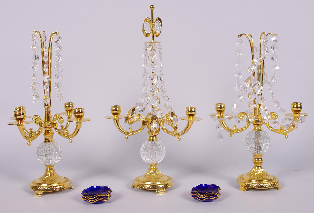 BORDSLYSTRAR, 3 stycken, förgyllda med prismor.