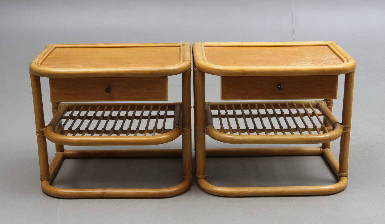 SÄNGBORD, ett par, sannolikt Dux, 1900-talets andra hälft.